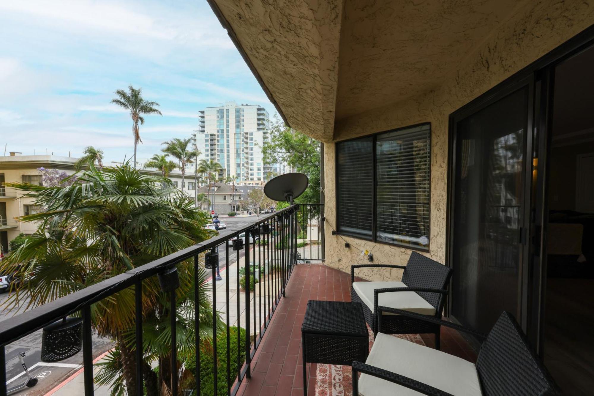 Chic Condo Steps From Petco Park Сан-Диего Экстерьер фото